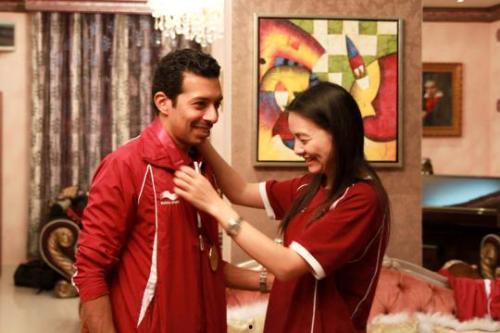 拍卖会后嫁给老公死对头,爱恨交织,我与老公死对头的婚姻纠葛